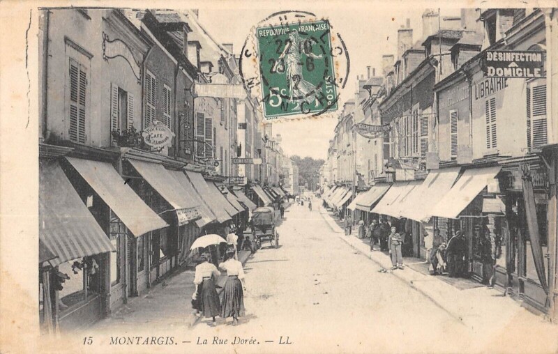 Carte postale ancienne Montargis - La Rue Doree à Montargis