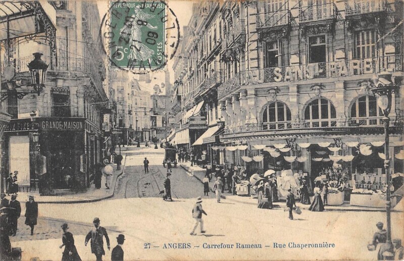 Carte postale ancienne Angers - Carrefour Rameau - Rue Charponniere à Angers