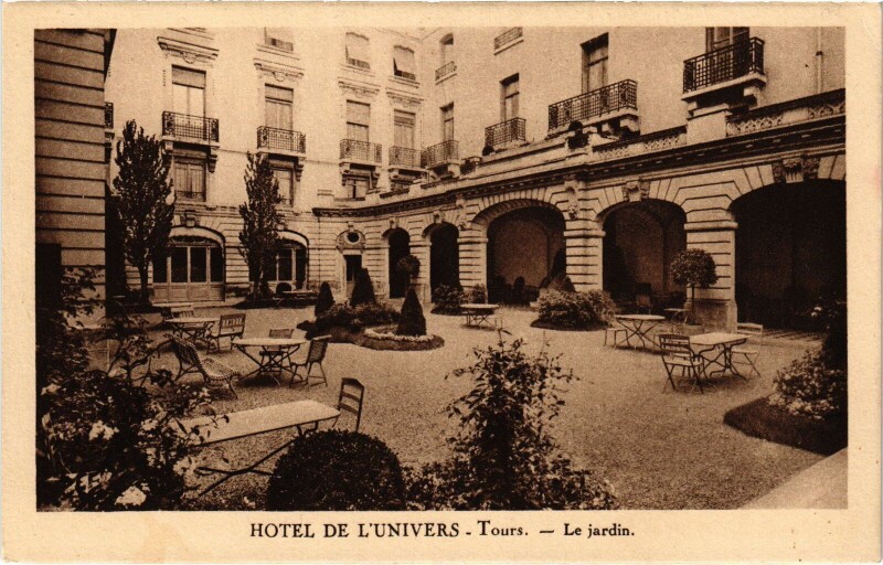 Carte postale ancienne Tours Hotel de l'Univers Le jardin à Tours