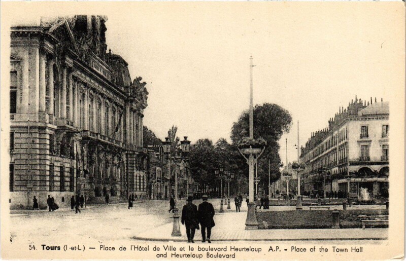 Carte postale ancienne Tours Place de l'Hotel de Ville à Tours