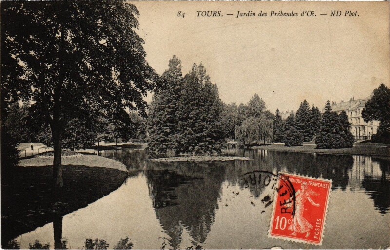 Carte postale ancienne Tours Jardin des Prebendes d'Oe à Tours