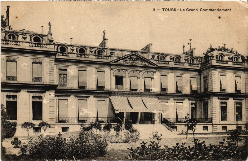 Carte postale ancienne Tours Grand Commandement à Tours