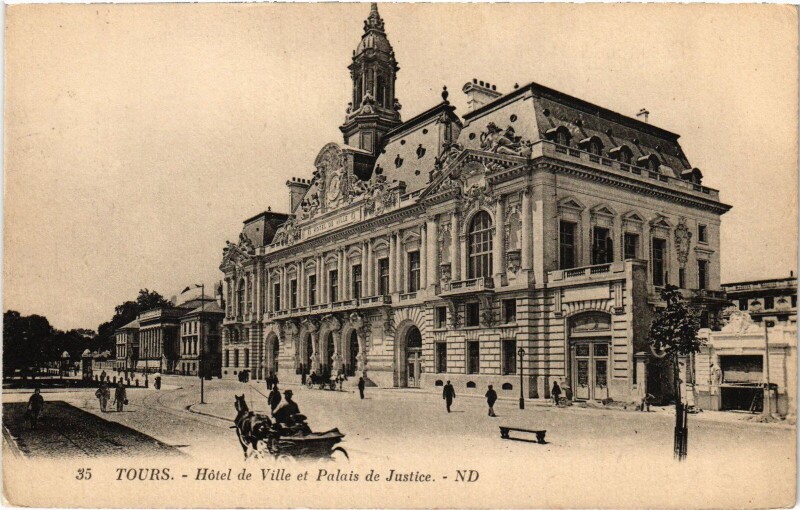 Carte postale ancienne Tours Hotel de Ville Palais de Justice à Tours