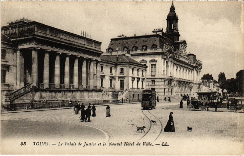 Carte postale ancienne Tours - Le Palais de Justice et le Nouvel Hotel de Ville à Tours