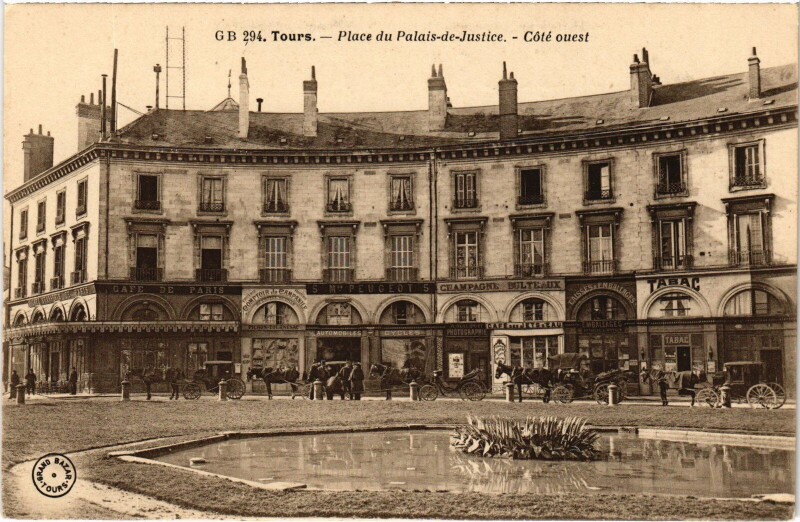 Carte postale ancienne Tours Place du Palais à Tours
