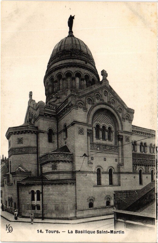 Carte postale ancienne Tours Basilique Saint-Martin à Tours
