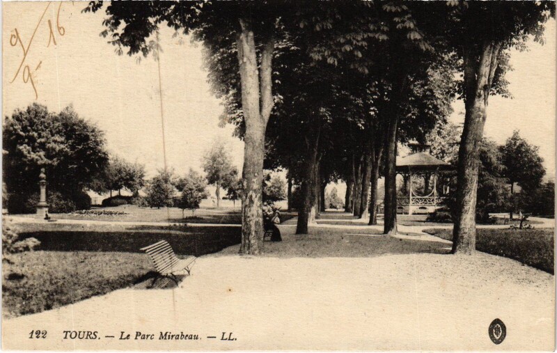 Carte postale ancienne Tours Parc Mirabeau à Tours
