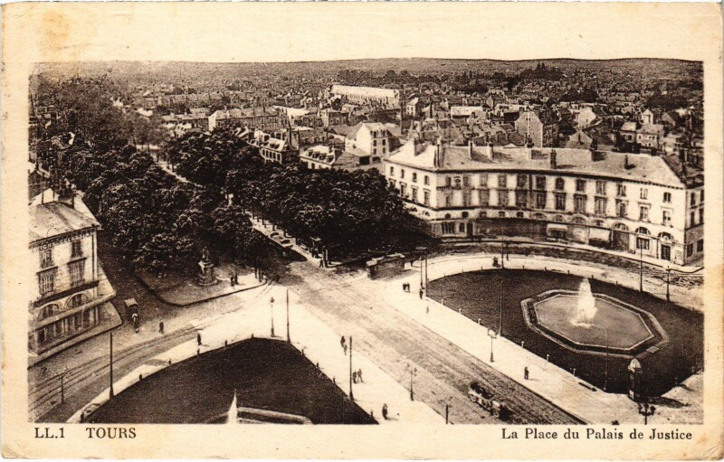 Carte postale ancienne Tours Place du Palais à Tours