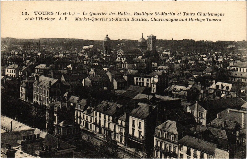 Carte postale ancienne Tours Quartier des Halles à Tours