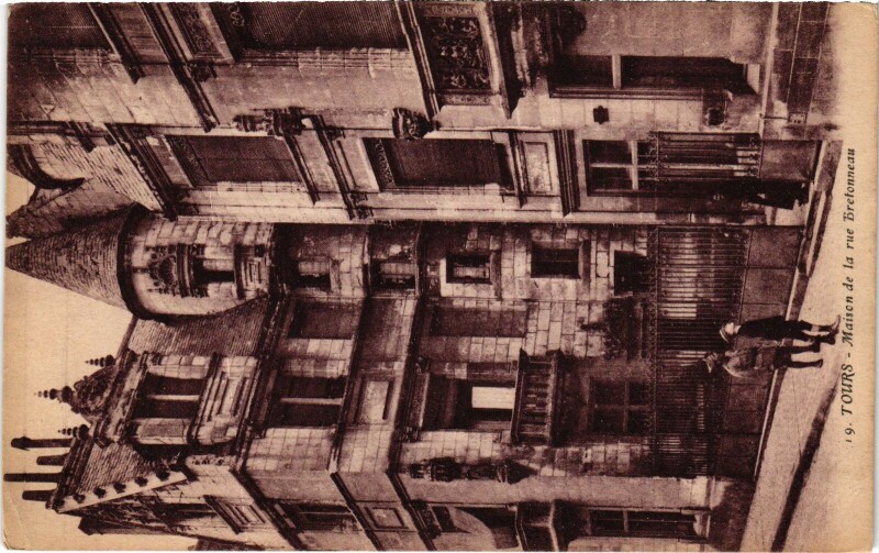 Carte postale ancienne Tours Maison de la rue Bretonneau à Tours