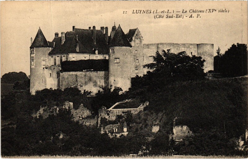 Carte postale ancienne Luynes Le Chateau à Luynes
