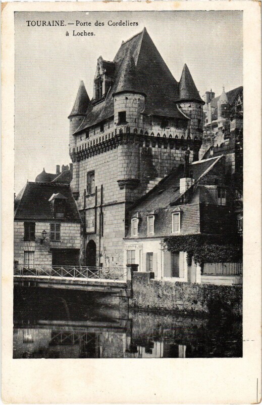 Carte postale ancienne Loches Porte des Cordeliers à Loches