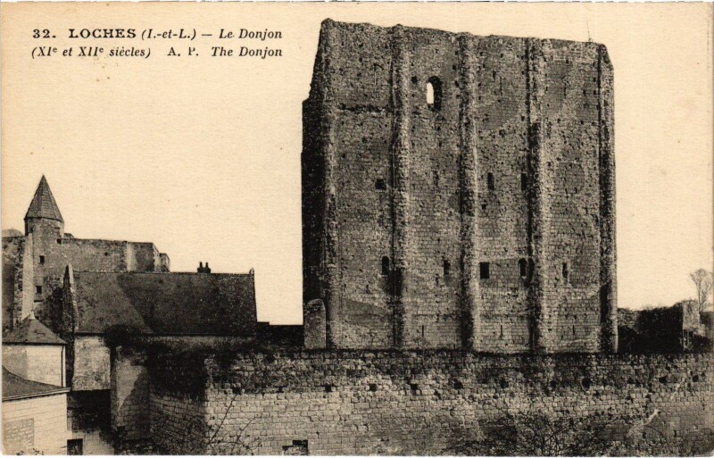 Carte postale ancienne Loches Le Donjon à Loches