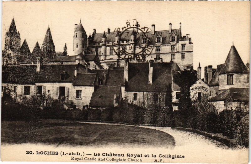 Carte postale ancienne Loches Chateau Royal et la Collegiale à Loches