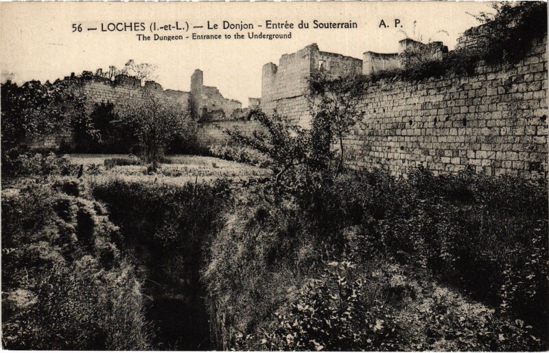 Carte postale ancienne Loches Le Donjon entree du Souterrain à Loches