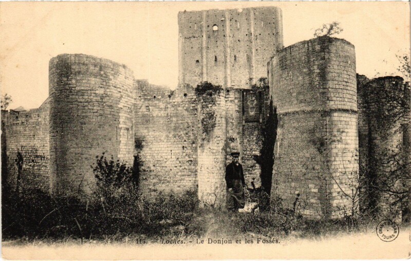 Carte postale ancienne Loches Le Donjon à Loches