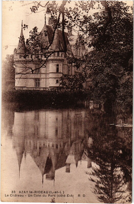 Carte postale ancienne Azay le Rideau Le Chateau un coin du parc à Azay-le-Rideau