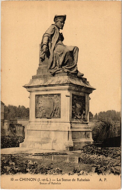 Carte postale ancienne Chinon Statue de Rabelais à Chinon