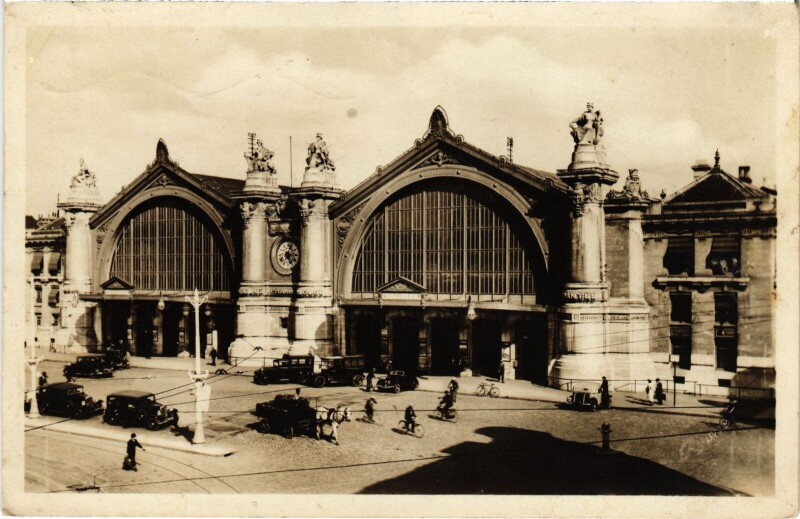 Carte postale ancienne Tours La Gare à Tours