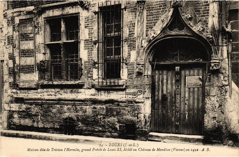 Carte postale ancienne Tours Maison de Tristan l'Hermite à Tours