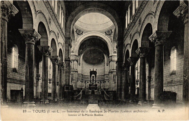 Carte postale ancienne Tours Basilique Saint-Martin interieur à Tours