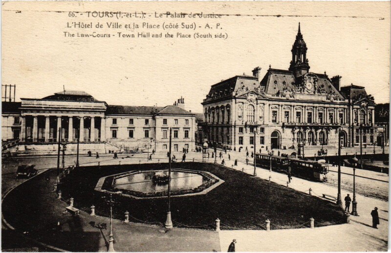 Carte postale ancienne Tours Palais de Justice Hotel de Ville et la Place à Tours