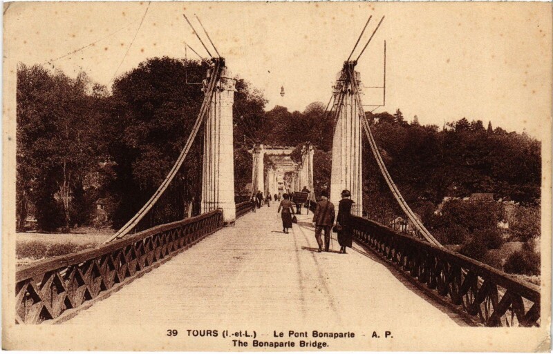 Carte postale ancienne Tours Pont Bonaparte à Tours