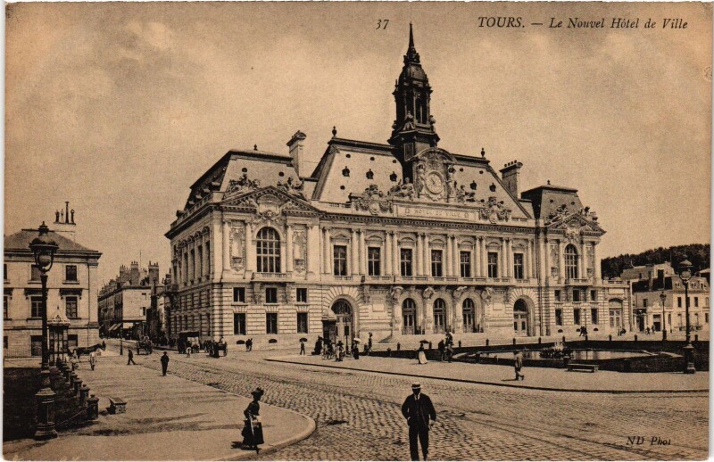 Carte postale ancienne Tours Hotel de Ville à Tours