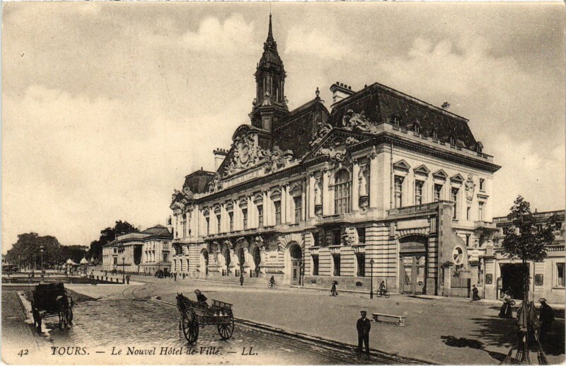 Carte postale ancienne Tours Hotel de Ville à Tours