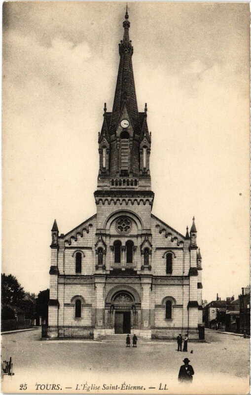 Carte postale ancienne Tours Eglise Saint-Etienne à Tours