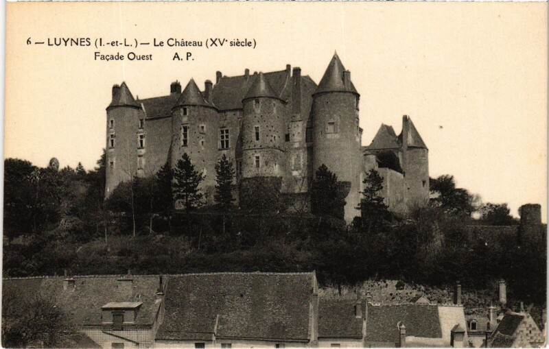 Carte postale ancienne Luynes Le Chateau à Luynes