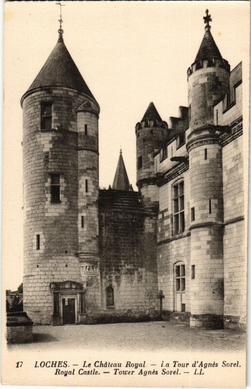 Carte postale ancienne Loches Chateau Royal à Loches
