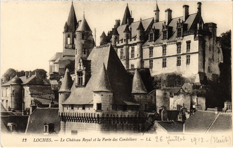 Carte postale ancienne Loches Chateau Royal Porte des Cordeliers à Loches