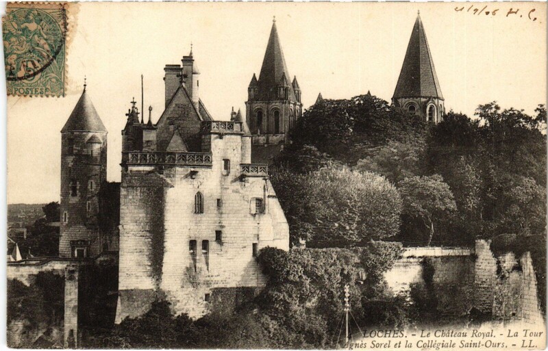 Carte postale ancienne Loches Chateau Royal à Loches