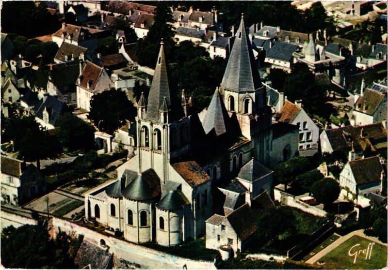 Carte postale ancienne Loches Eglise Saint-Ours à Loches