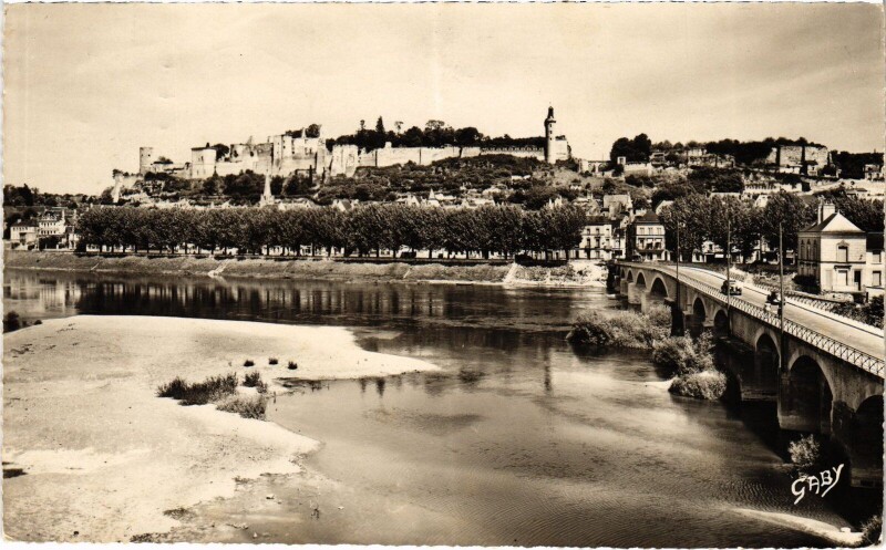 Carte postale ancienne Chinon le Chateau à Chinon