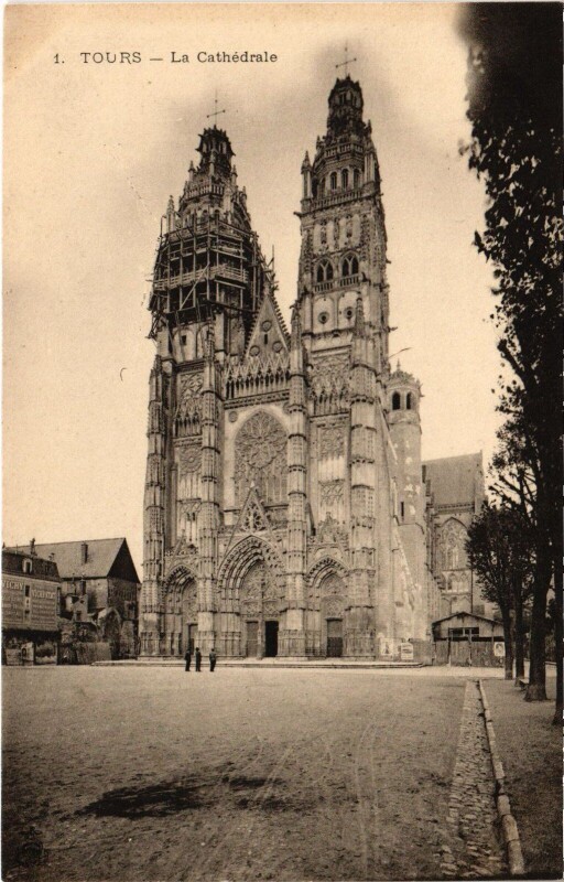 Carte postale ancienne Tours La Cathedrale à Tours