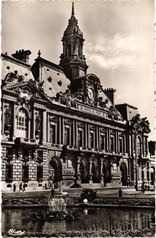 Carte postale ancienne Tours Hotel de Ville à Tours