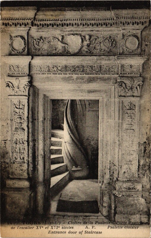 Carte postale ancienne Tours Cloitre de la Psalette porte entree à Tours