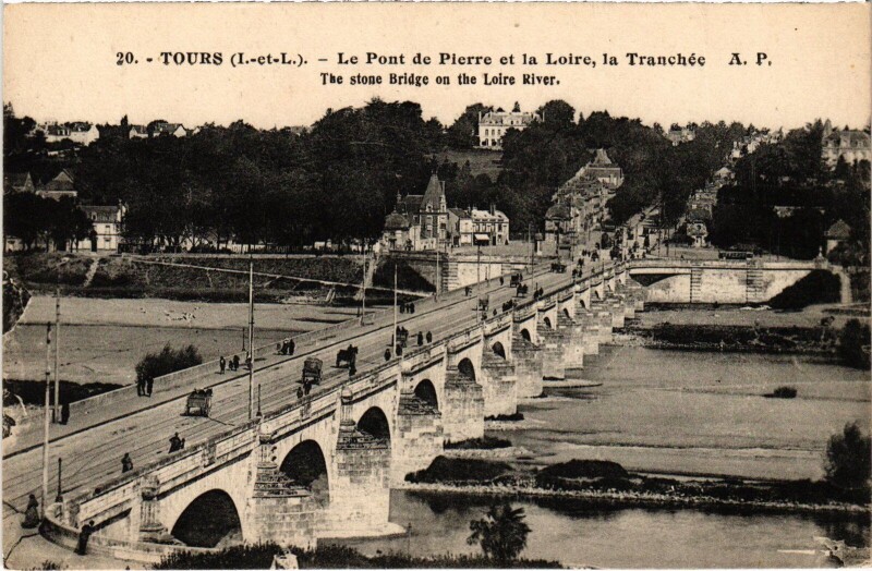 Carte postale ancienne Tours Pont de Pierre à Tours