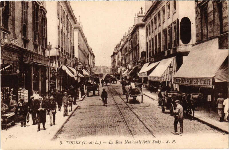 Carte postale ancienne Tours Rue Nationale à Tours