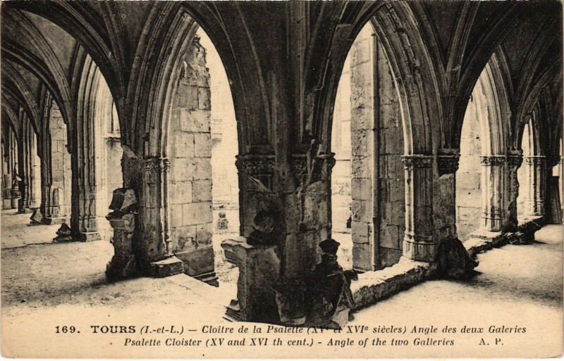 Carte postale ancienne Tours Cloitre de la Psalette à Tours