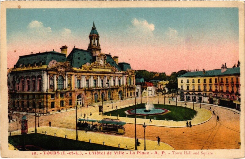 Carte postale ancienne Tours Hotel de Ville La Place à Tours
