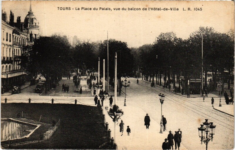Carte postale ancienne Tours Place du Palais à Tours