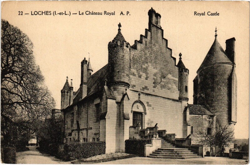 Carte postale ancienne Loches Chateau Royal à Loches