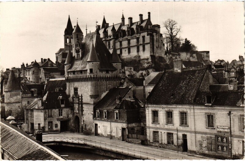 Carte postale ancienne Loches Le Chateau à Loches