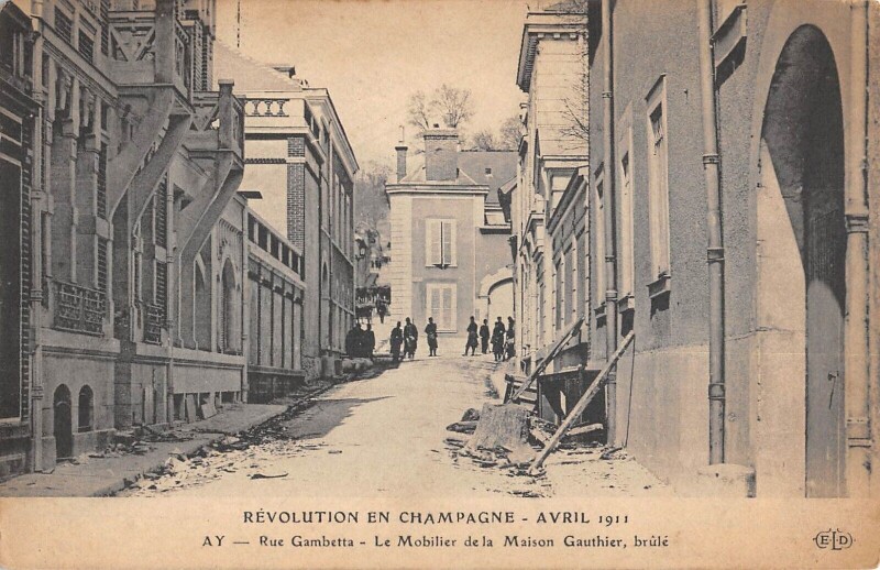 Carte postale ancienne Revolution En Champagne 1911 - Ay - Rue Gambetta - Le Mobilier De La Mais