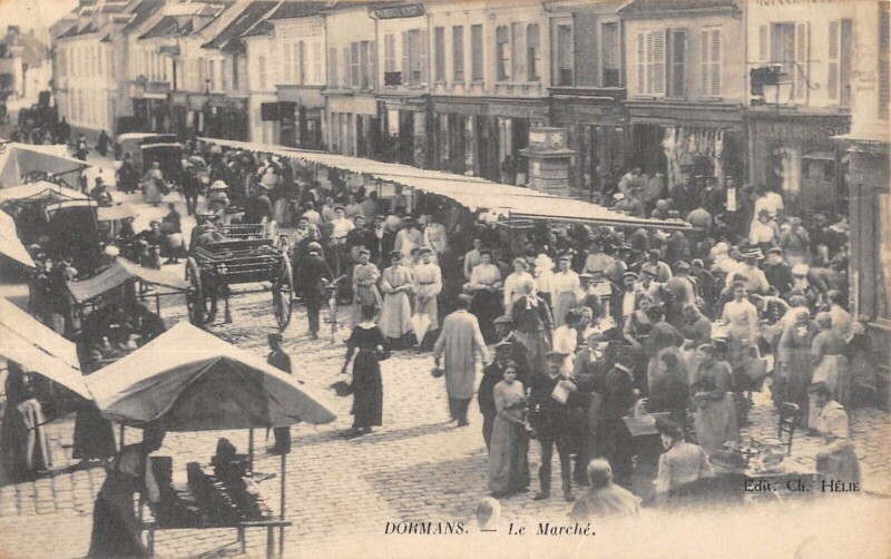Carte postale ancienne Dormans - Le Marche à Dormans