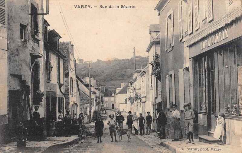 Carte postale ancienne Varzy - Rue De La Severie à Varzy