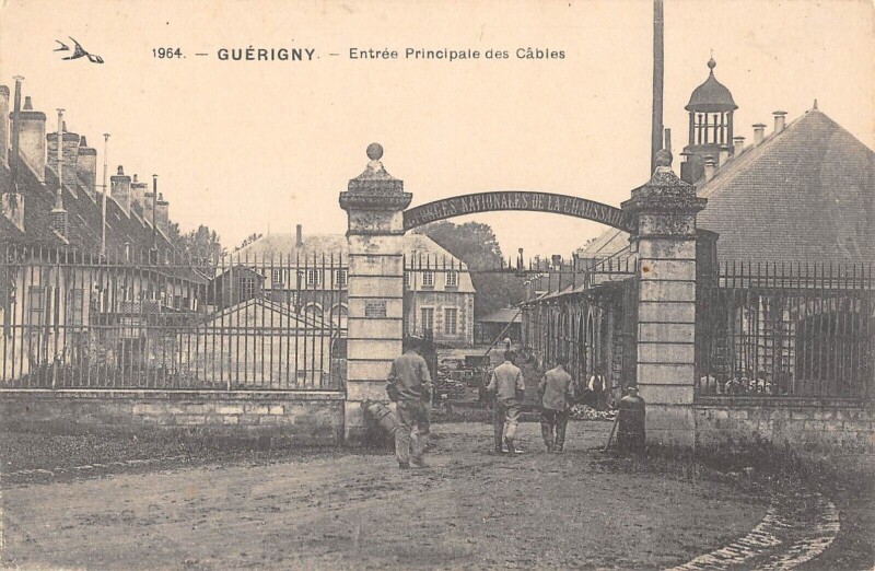 Carte postale ancienne Guerigny - Entree Principale Des Cables